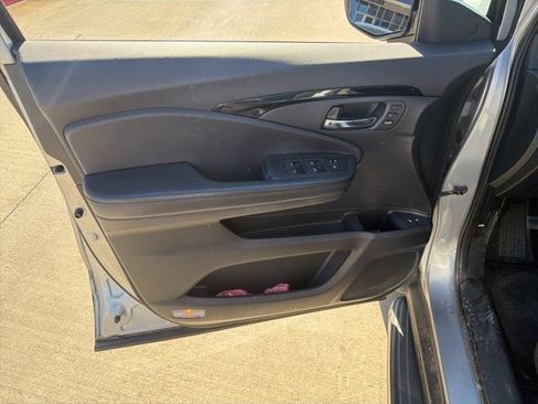 Used 2016 Honda Pilot Elite image 11