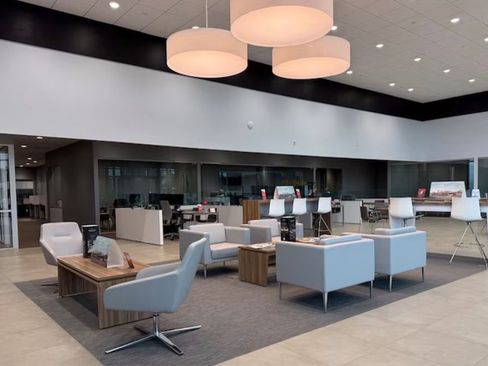 Used 2021 Toyota Highlander LE image 37