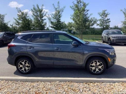 Used 2022 Kia Seltos EX AWD/4WD image 4