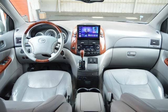 Used 2004 Toyota Sienna XLE Limited w/ Limited Pkg 5 FWD image 16