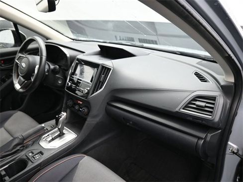 Used 2018 Subaru Crosstrek 2.0i Premium w/ Moonroof Package image 9