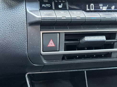 Used 2025 Toyota Camry XSE AWD/4WD image 29