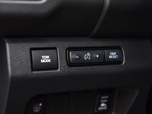 Certified 2025 Nissan Frontier SV w/ SV Convenience Package image 14