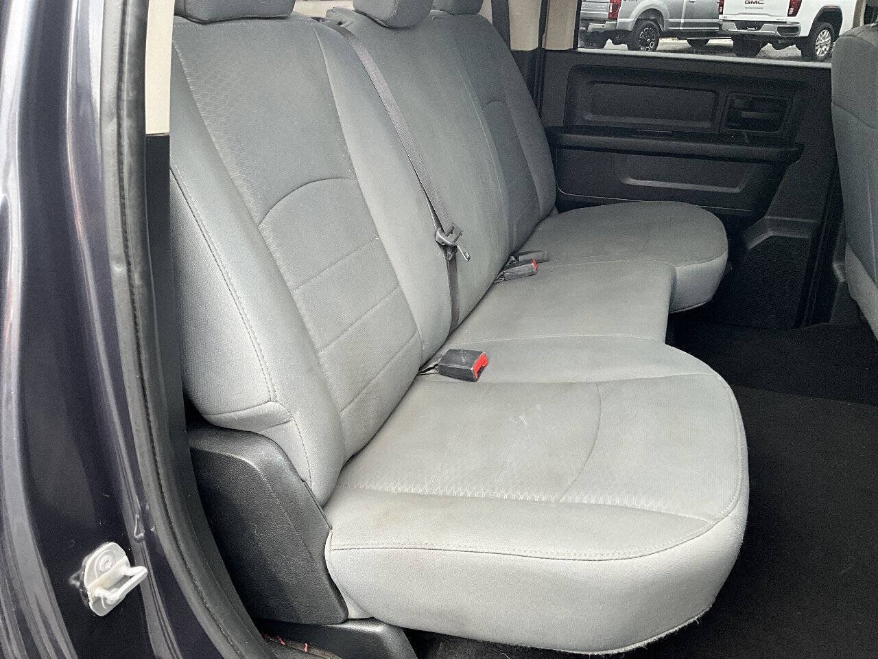 Used 2017 RAM 1500 ST w/ SXT Appearance Group AWD/4WD image 24