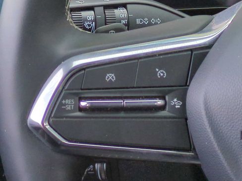 Used 2026 Chevrolet Equinox EV LT w/ Convenience Package II FWD image 16