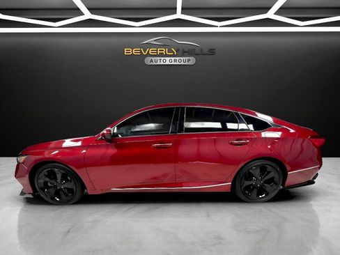 Used 2018 Honda Accord Touring image 2