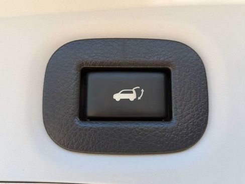 Used 2019 Nissan Rogue SL w/ Premium Package FWD image 14