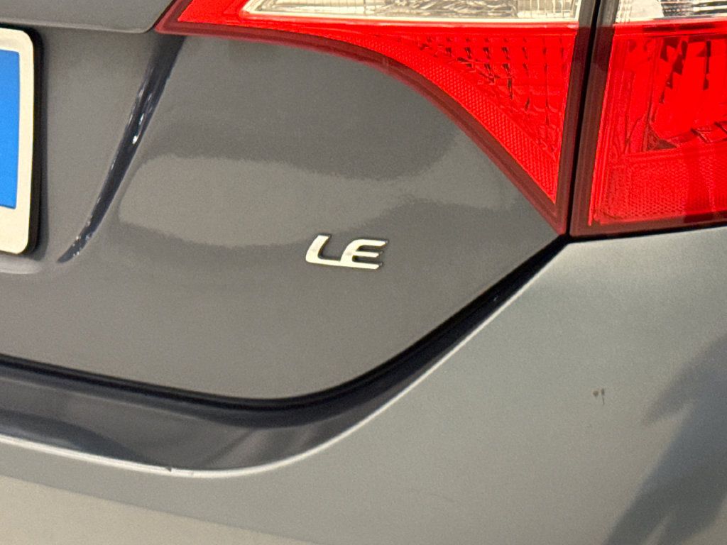 Used 2015 Toyota Corolla LE FWD image 10