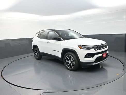 Used 2024 Jeep Compass Limited AWD/4WD image 28