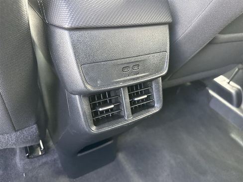 Used 2025 Chevrolet Equinox LT FWD image 19