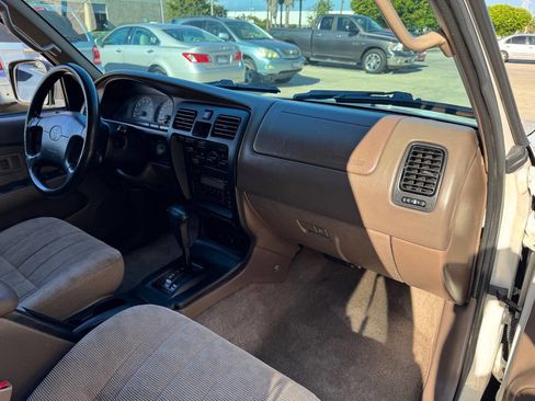 Used 2000 Toyota 4Runner 2WD image 21