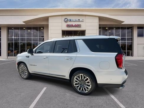 Used 2023 GMC Yukon Denali Ultimate AWD/4WD image 10