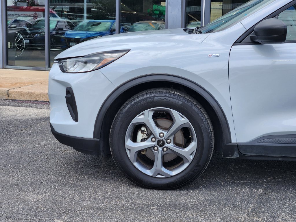Used 2025 Ford Escape ST-Line FWD image 9