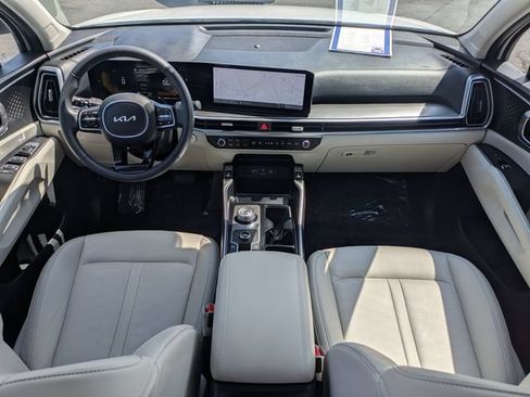 Certified 2025 Kia Sorento EX w/ EX Panoramic Sunroof Package AWD/4WD image 28