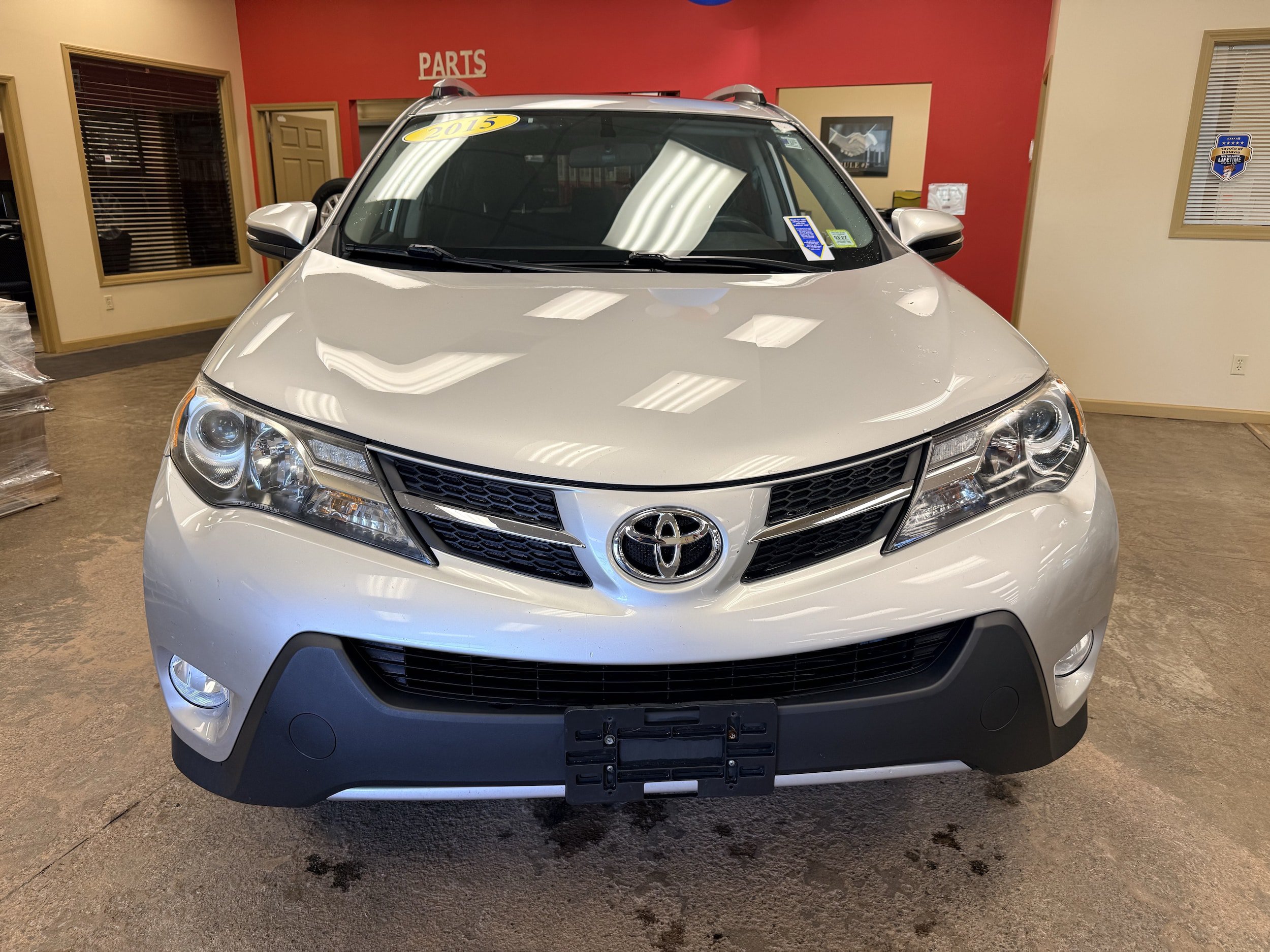 Used 2015 Toyota RAV4 XLE AWD/4WD image 2