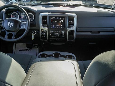 Used 2018 RAM 1500 Classic SLT image 16