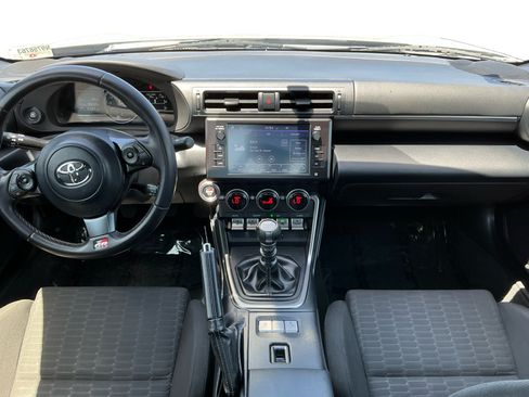 Used 2022 Toyota GR86 w/ ALL Weather Mat Package (TMS) RWD image 10