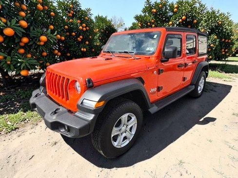 Used 2018 Jeep Wrangler Unlimited Sport S AWD/4WD image 2