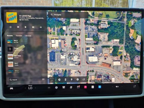 Used 2023 Tesla Model X AWD/4WD image 41