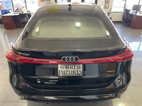 Used 2025 Audi A6 e-tron Premium Plus w/ Premium Plus AWD/4WD image 4