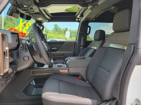 New 2025 GMC Hummer EV 3X w/ LPO, Illumination Package image 27