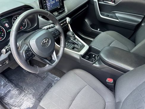 Certified 2022 Toyota RAV4 XLE w/ Convenience Package AWD/4WD image 9