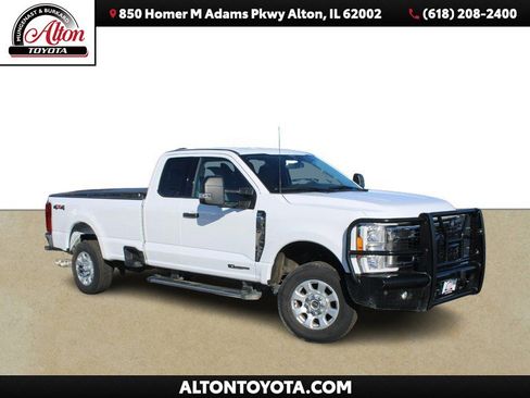 Used 2023 Ford F350 XLT image 1
