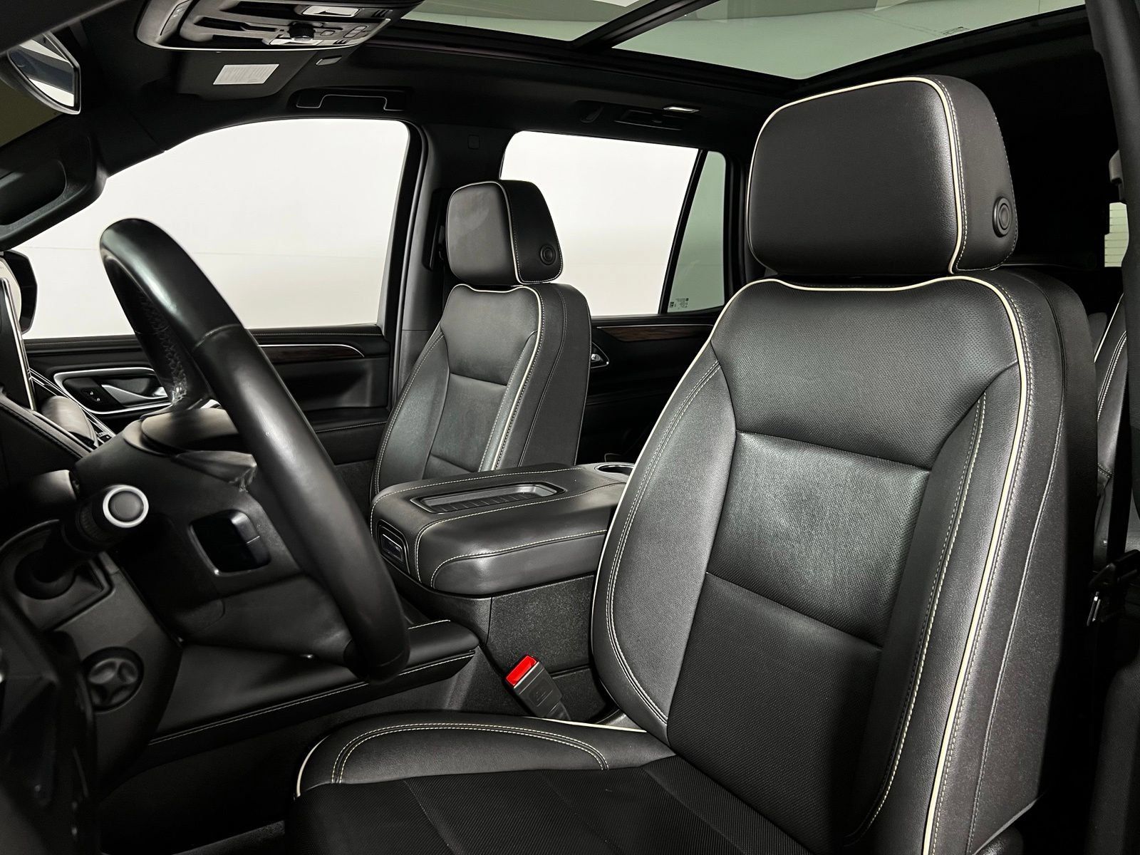 Used 2023 Chevrolet Tahoe Premier AWD/4WD image 14