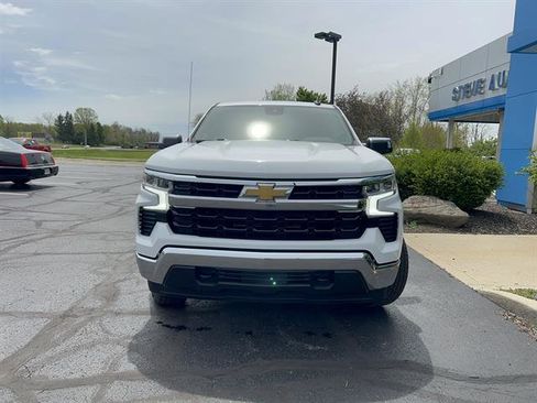 Used 2023 Chevrolet Silverado 1500 LT AWD/4WD image 2