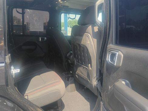 Used 2022 Jeep Wrangler Unlimited Rubicon w/ Xtreme Recon 35" Tire Package AWD/4WD image 13