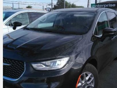 Used 2023 Chrysler Pacifica Touring-L