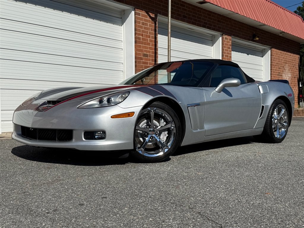 Used 2011 Chevrolet Corvette Grand Sport w/ Preferred Equipment Group RWD image 2