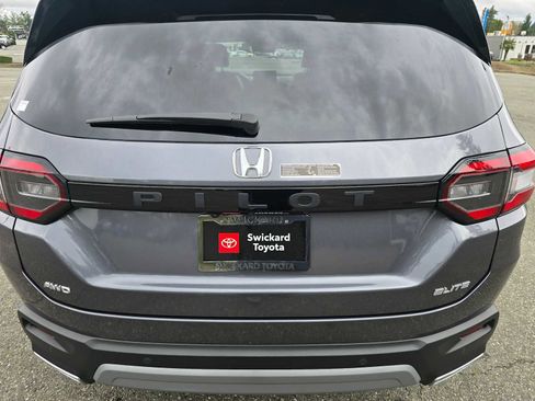 Used 2025 Honda Pilot Elite image 15