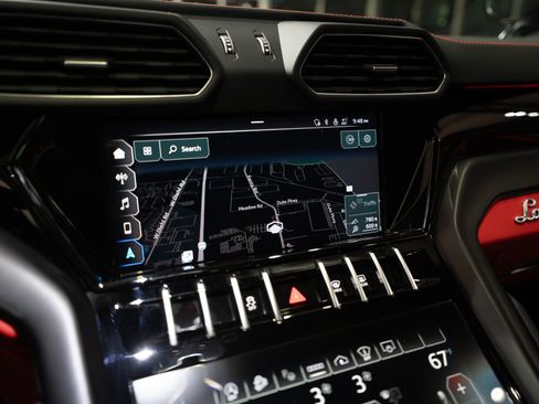 Used 2022 Lamborghini Urus AWD/4WD image 18