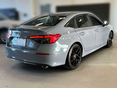 Used 2023 Honda Civic Sport image 4