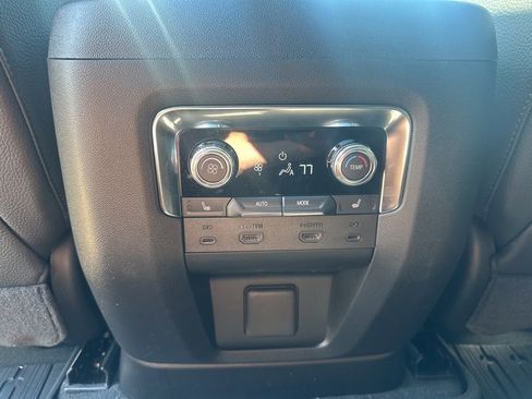 Used 2025 GMC Yukon Denali w/ Denali Reserve Package AWD/4WD image 36