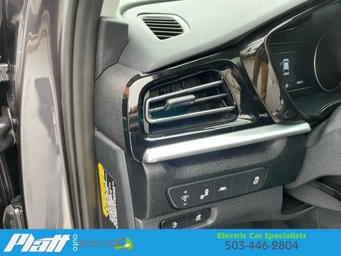 Used 2020 Kia Niro EX Premium image 23