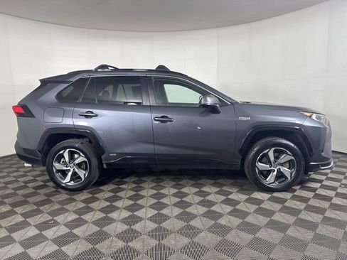 Used 2021 Toyota RAV4 SE image 2