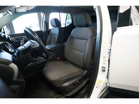 Used 2020 Chevrolet Traverse LT FWD image 11