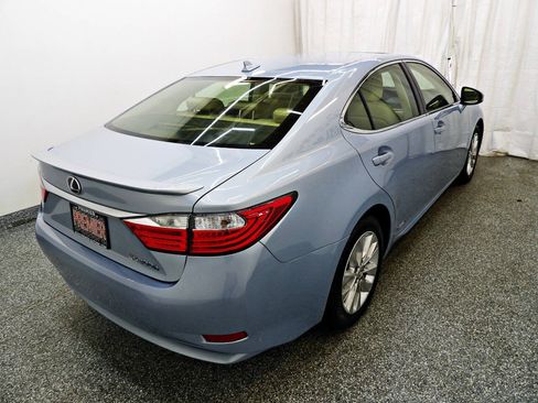 Used 2013 Lexus ES 300h w/ Luxury Pkg FWD image 6