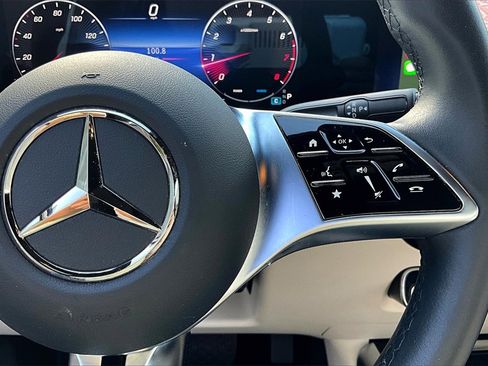 Used 2025 Mercedes-Benz GLA 250 4MATIC image 21