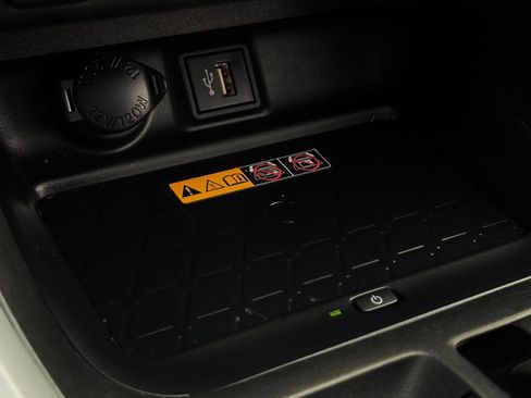 Used 2023 Toyota RAV4 XSE AWD/4WD image 35