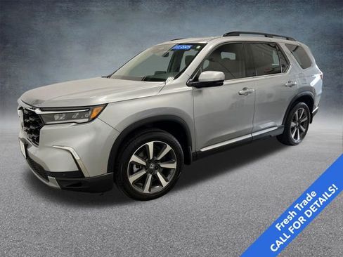 Certified 2025 Honda Pilot Touring image 1