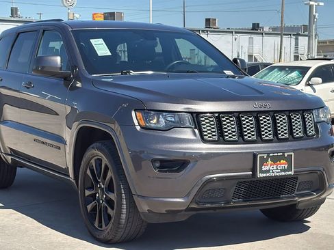 Used 2018 Jeep Grand Cherokee Altitude image 7