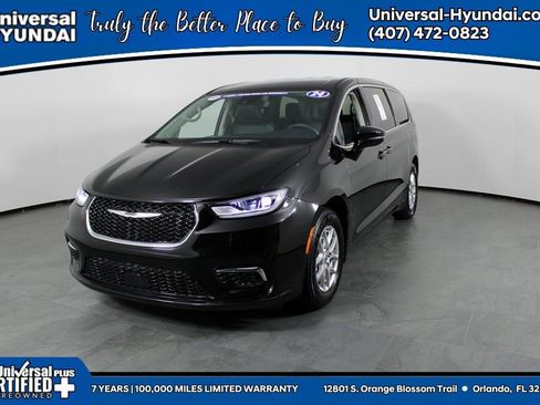 Used 2024 Chrysler Pacifica Touring-L image 1