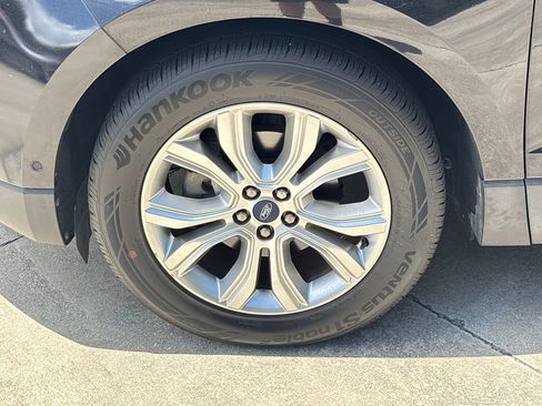 Used 2020 Ford Edge Titanium w/ Equipment Group 301A FWD image 12