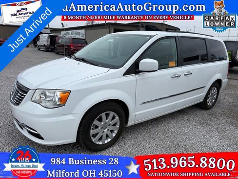 Used 2015 Chrysler Town & Country Touring w/ Driver Convenience Group image 1