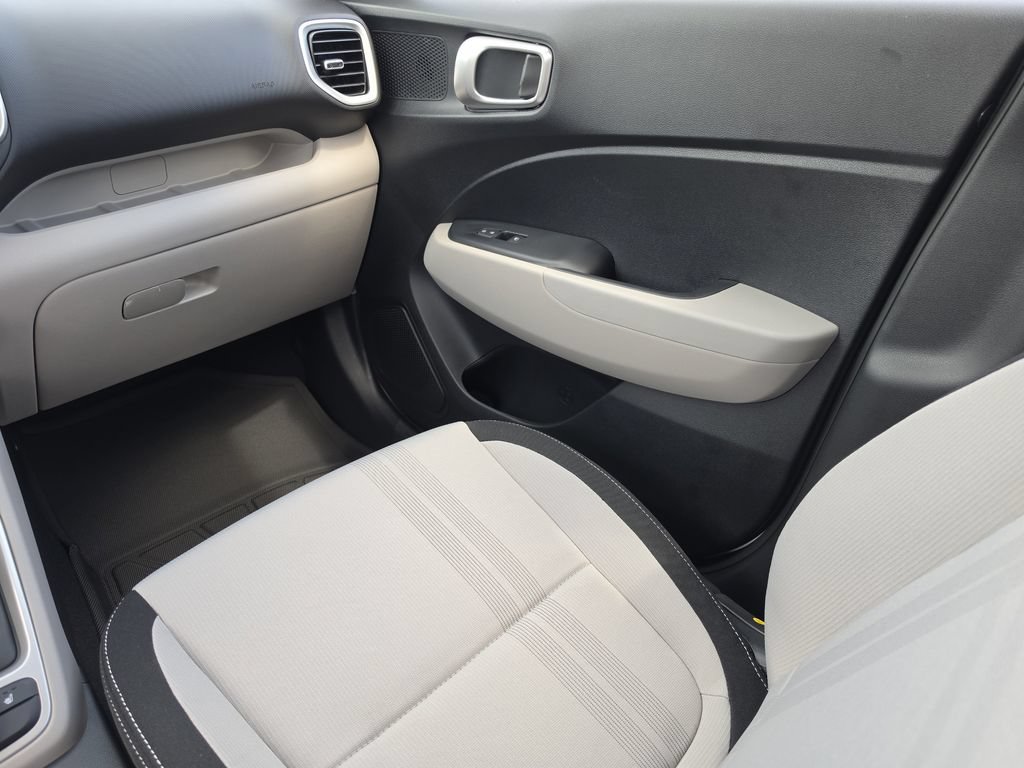 New 2026 Hyundai Venue SEL FWD image 18