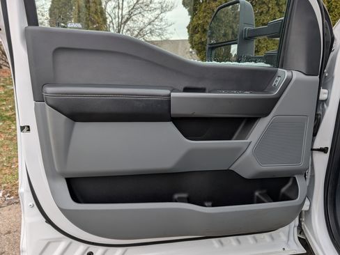 Used 2025 Ford F250 XLT image 36