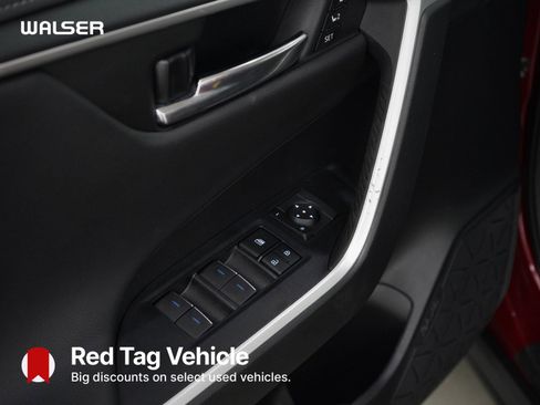 Used 2022 Toyota RAV4 Limited image 19
